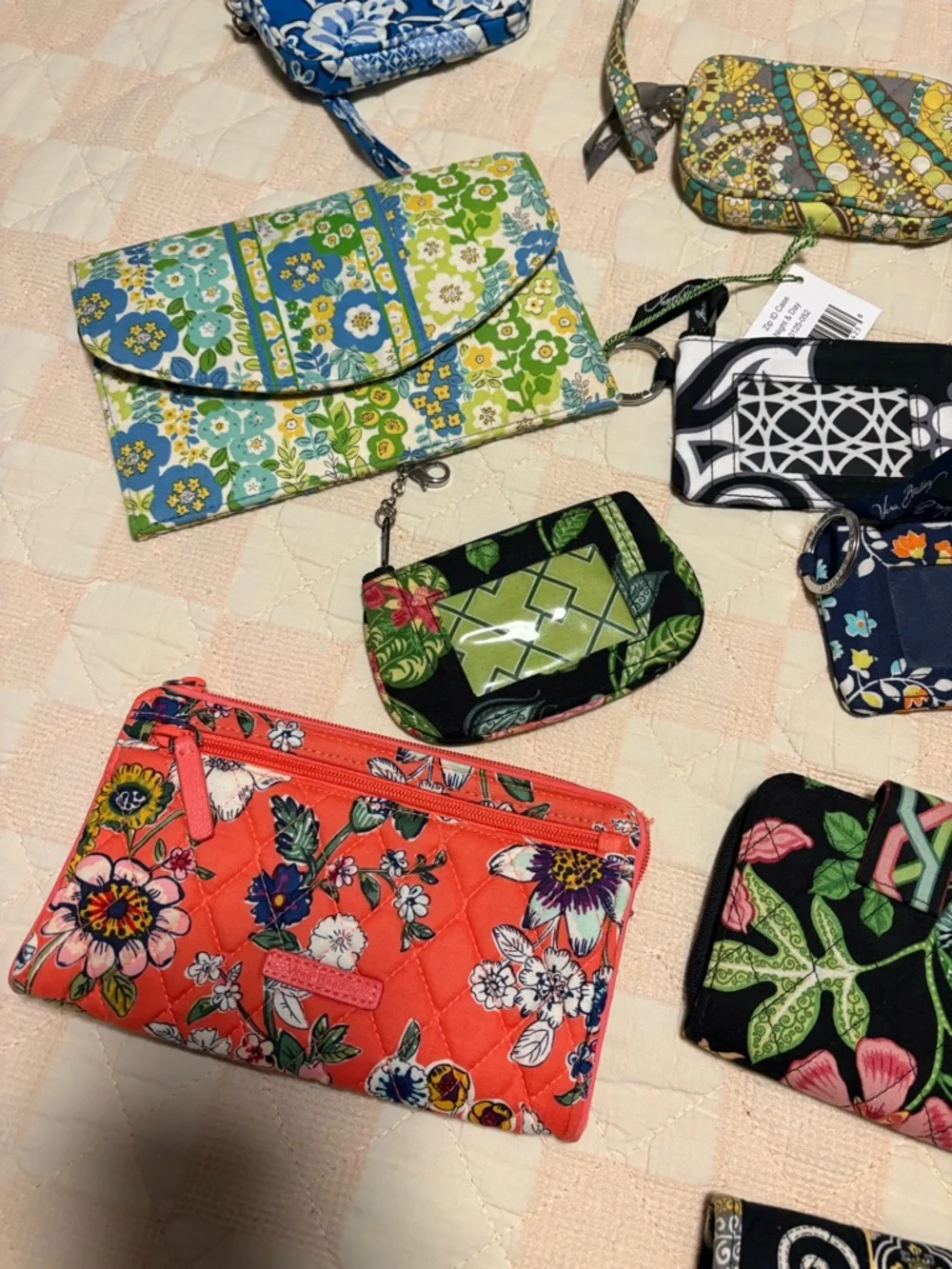 Vera Bradley Floral Quilted Wristlets and Coin Pouches - Mixed Colors lot of 12 - Picture 3 of 5